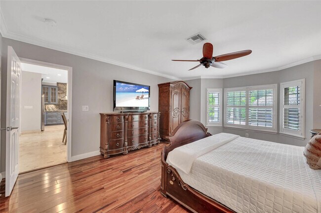 Building Photo - 3316 NE 16th St