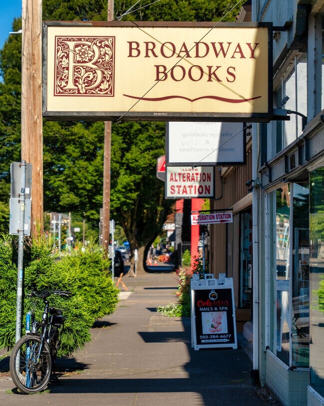 Building Photo - 3565 NE Broadway