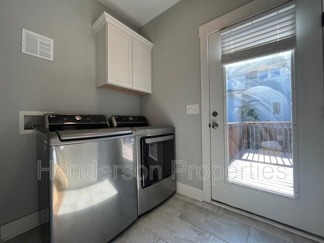 Building Photo - 705 Baldwin Ave