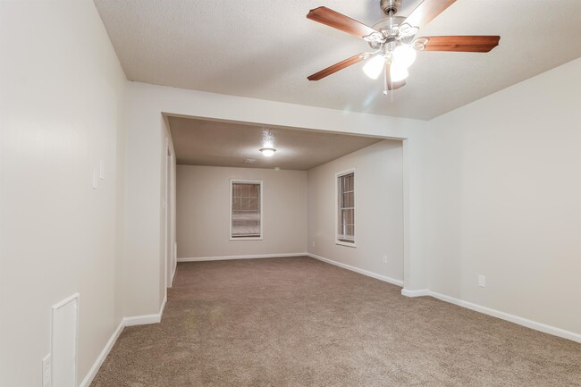 Building Photo - 4014 Stowe St