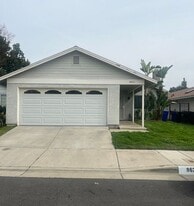 Building Photo - 8621 Andover Pl