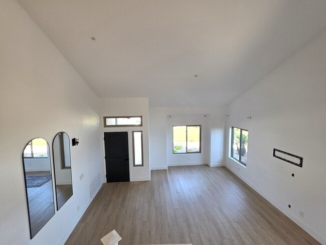 Building Photo - Gorgeous Entertainers Dream Home
