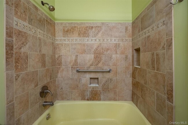 Building Photo - 3 Hook Rd