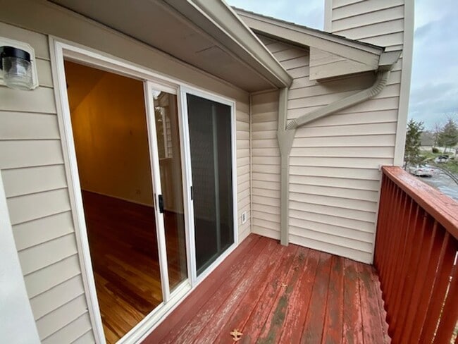 Building Photo - COMING SOON!! Beautiful 3 Bedroom 2 Full bathroom condo in Franklin Township in Southeast Indy!