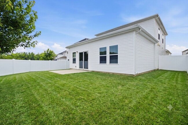 Building Photo - Modern 4-Bedroom Nashville Home with Sleek Contemporary Finishes
