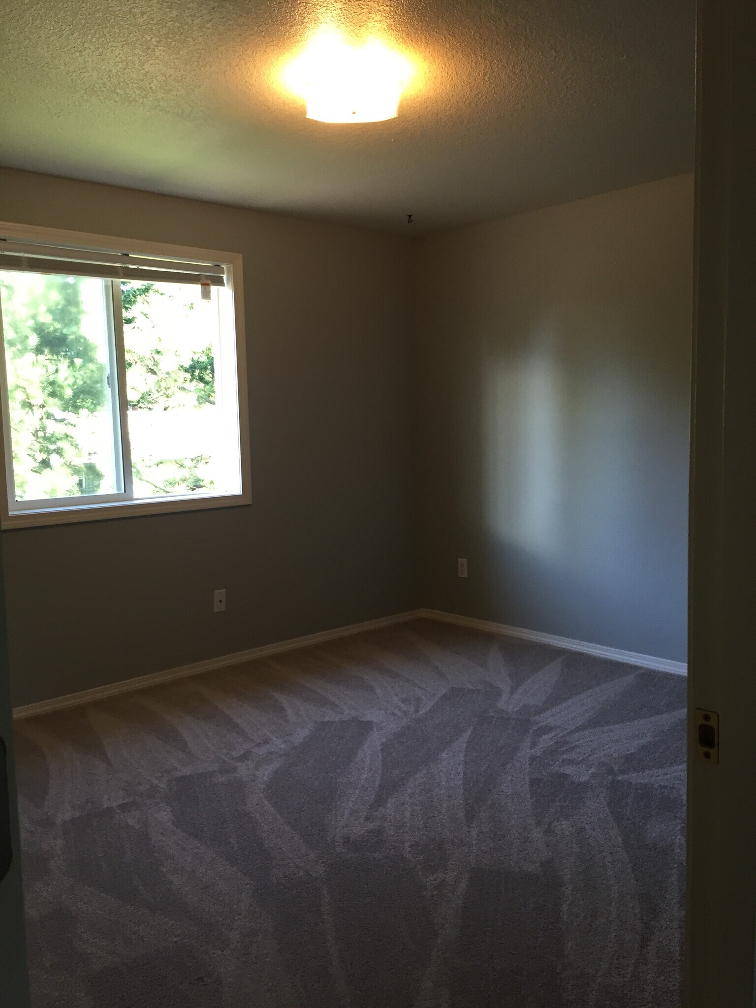 Building Photo - 13918 NE 78th St