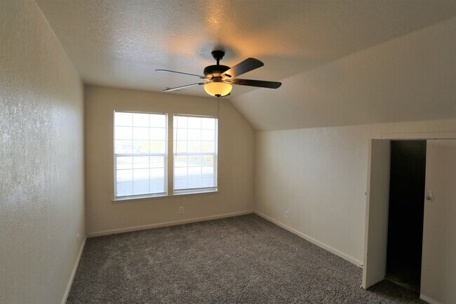 Building Photo - Beautiful home in Patterson