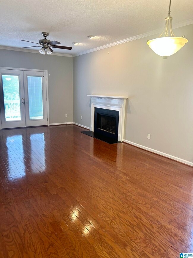 Building Photo - 2212 Ascot Ln