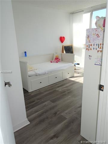 Building Photo - 7330 Ocean Terrace