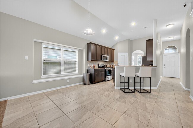 Building Photo - 12519 King Harry Dr