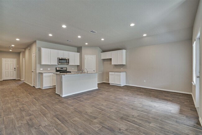 Building Photo - 13868 Rock Island Trl