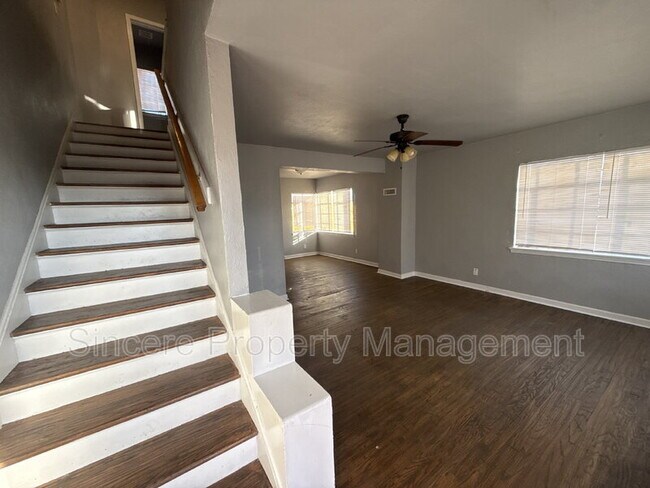 Building Photo - 1931 NE 25th St