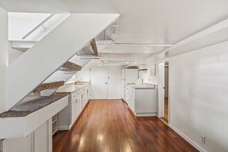 Building Photo - 248 Walker Ave