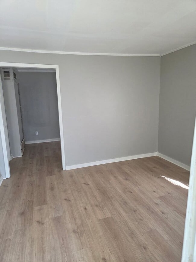 Building Photo - 4 Success Realty is now offering this renovated 4 bedroom 2 bath home. Come and take a look at th...