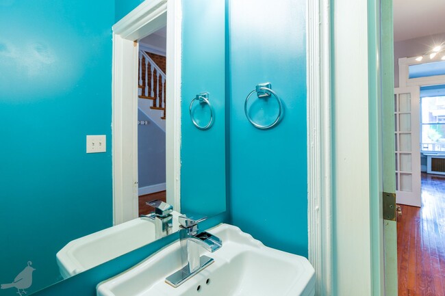 Building Photo - Classy Columbia Heights Row Home! 1/2 Off ...