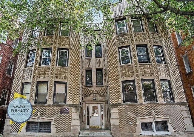 Building Photo - 1461 W Edgewater Ave