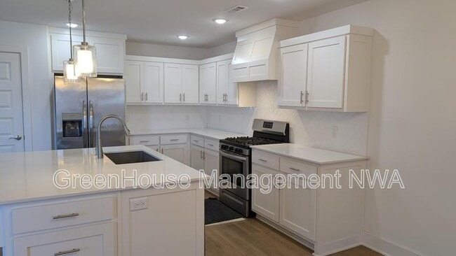 Building Photo - 3008 E Coolridge St