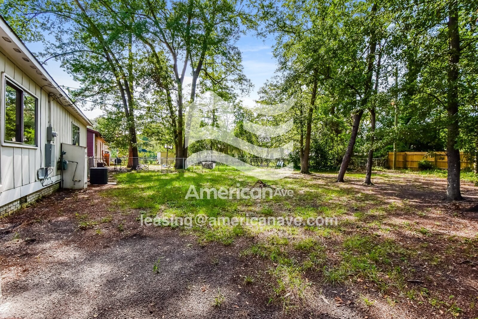 Building Photo - 926 Poplar St