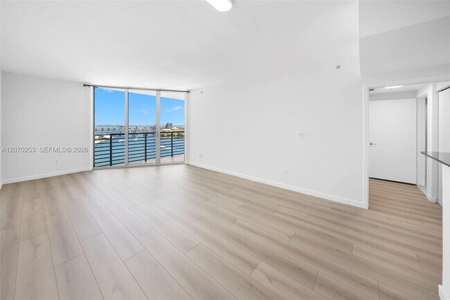 Building Photo - 335 S Biscayne Blvd