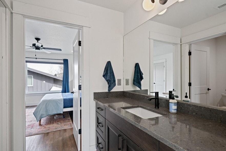 Building Photo - 4451 Alexander St