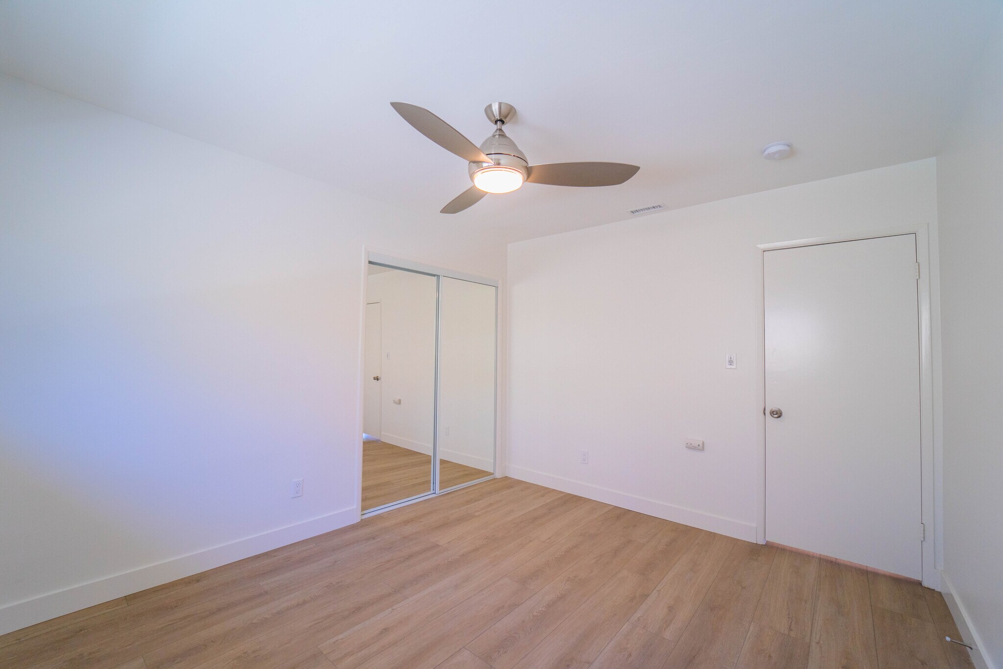 Building Photo - 1830 Illion St