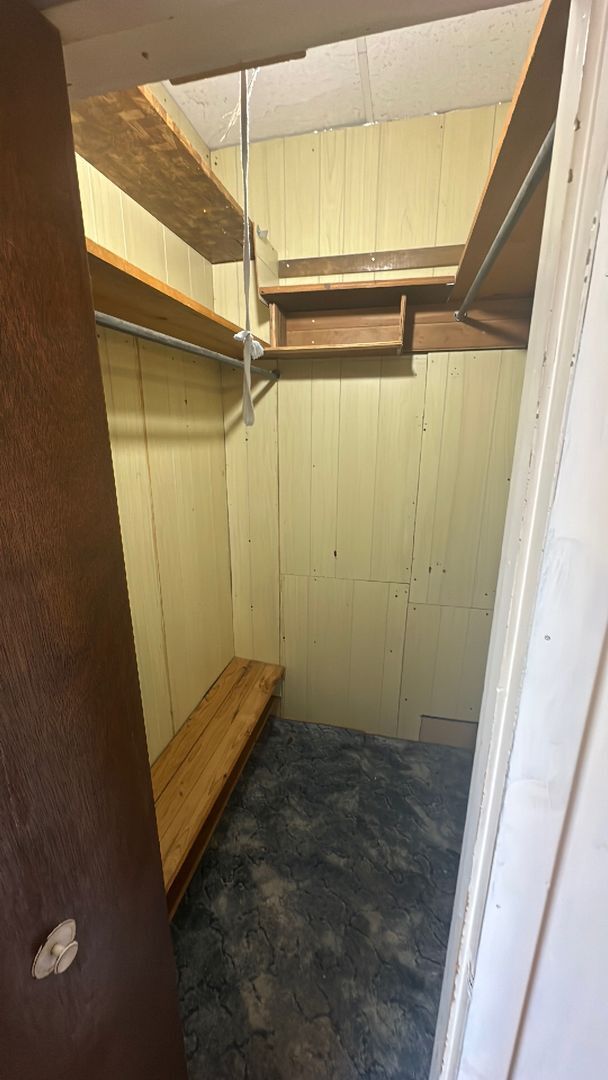 Building Photo - 3 Bedrooms, 1 Bathroom & w/upper loft Single Family with Garage - Staples