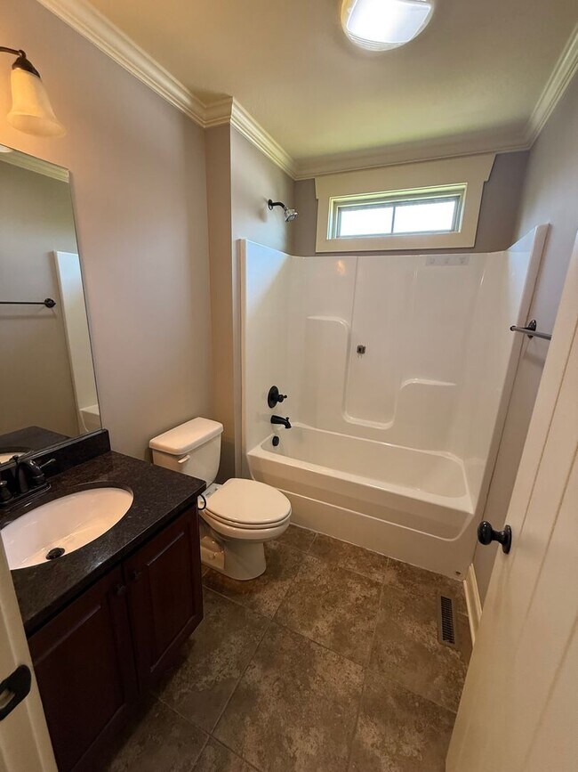 Building Photo - Soddy Daisy Rental Available with Full Bas...