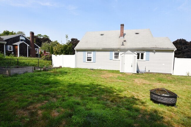 Building Photo - 18 Gould Rd
