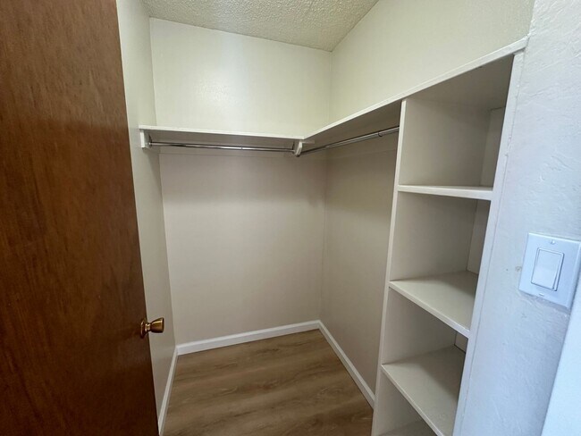 Building Photo - Coming Soon 1 bed, 1 bath in the heart of ...