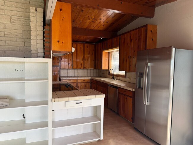 Building Photo - 174 Sunset Ln