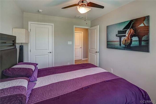 Building Photo - 441 Creekwillow Dr