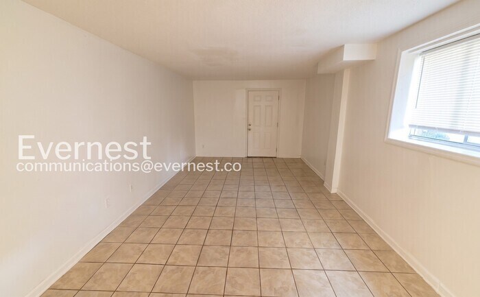 Building Photo - 1851 Dana Ln