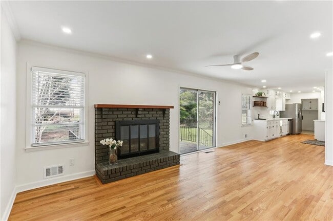 Building Photo - 2888 Bonanza Dr