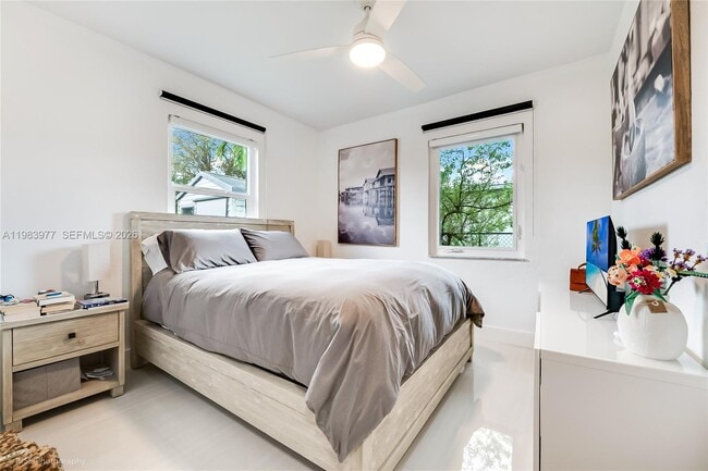 Building Photo - 7235 SW 39th St