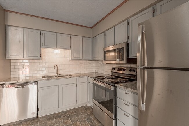 Building Photo - 2521 Crosstimbers Dr