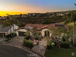 Building Photo - 449 Avenida Crespi