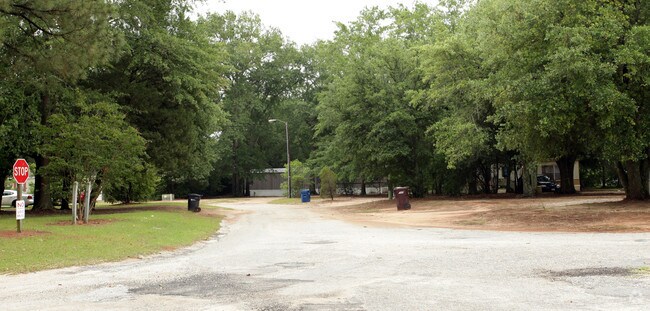 Building Photo - Cedar Hill Village