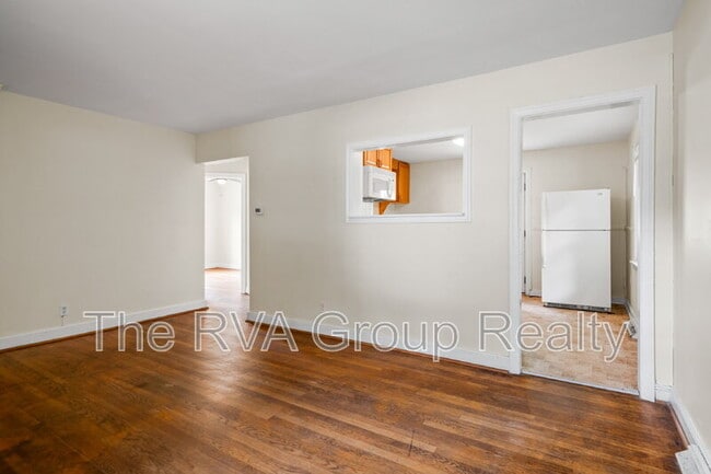 Building Photo - 819 Boroughbridge Rd