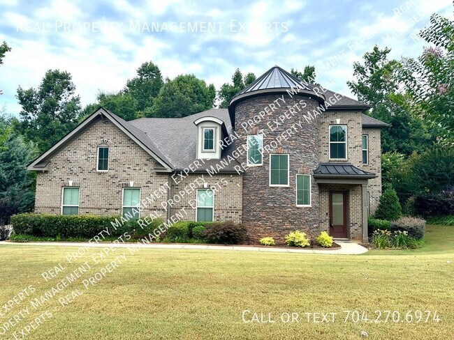 Primary Photo - Spacious 5BR/3.5BA Home in Mooresville!