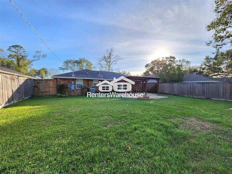 Building Photo - 6418 Woodbrook Ln