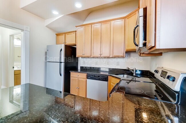 Building Photo - 2114 Kemper Ln