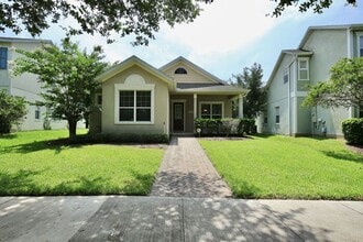 Building Photo - Spacious 3/2 Home located in Summerport Co...