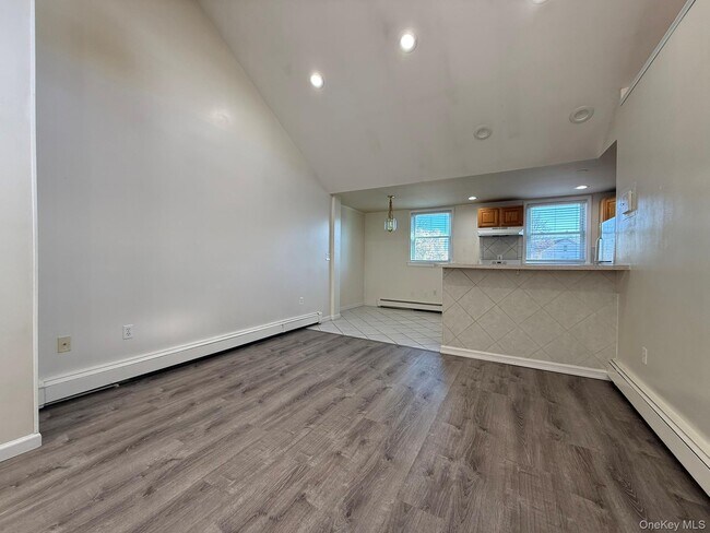 Building Photo - 51 Schneider Ave