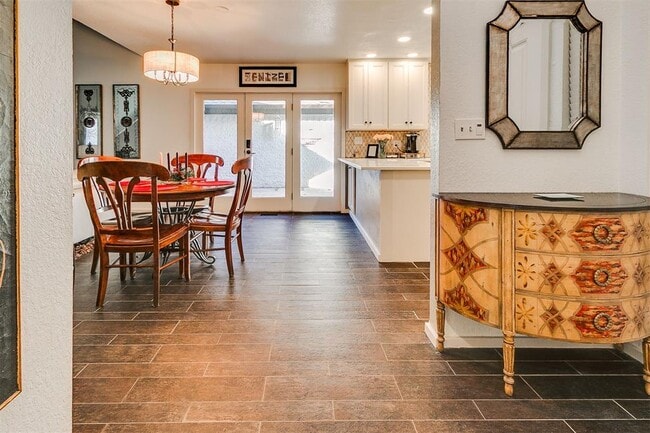 Building Photo - 3813 Ives Way