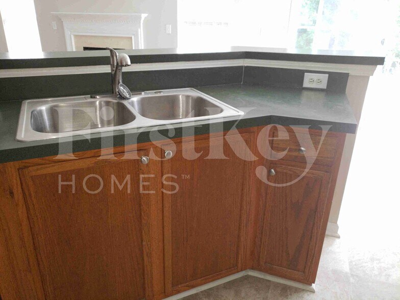 Building Photo - 3760 Thornaby Cir