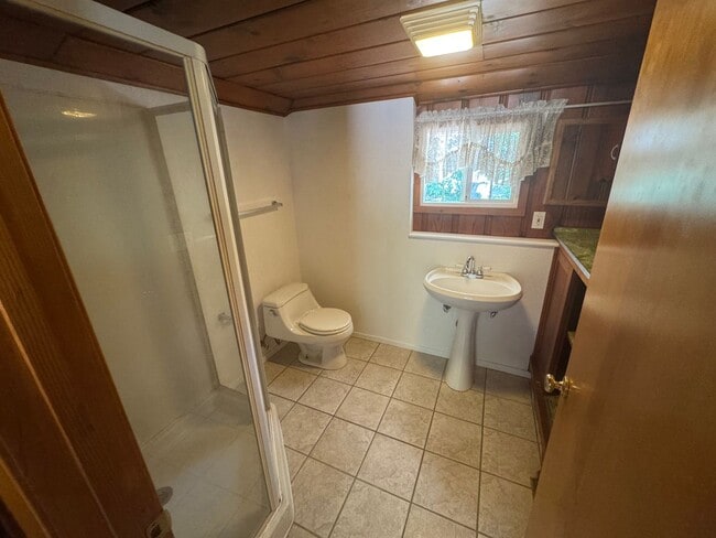 Building Photo - 3 dwelling property located in Rio Linda