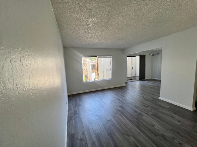 Building Photo - Beautiful Remodeled Condo for Rent in Downtown Concord! Move in by March 15th and receive 1/2 off...
