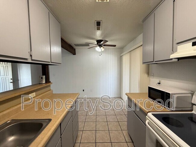 Building Photo - 700 McCoy Ct