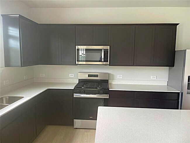Building Photo - 31111 Morgan Hill Dr SE