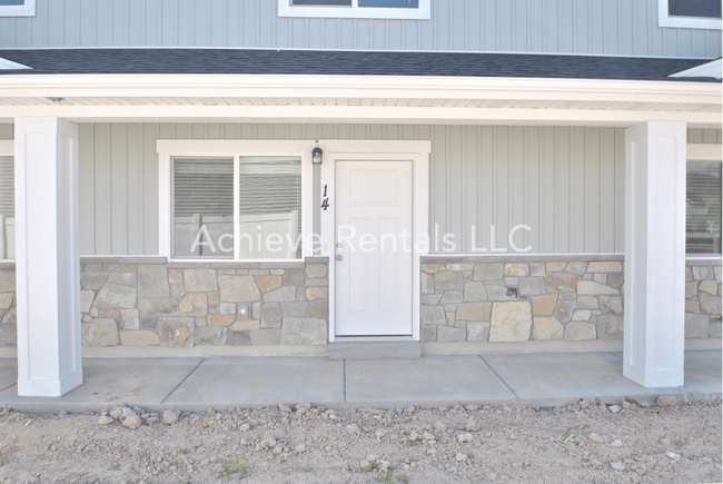 Building Photo - 360 N 2650 W